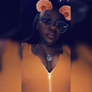 Meet your Posher, Dee